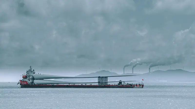 海上“捕风巨兽”真的来了！2025年5月，北海海域出现了新型海上风电“捕风巨兽”
