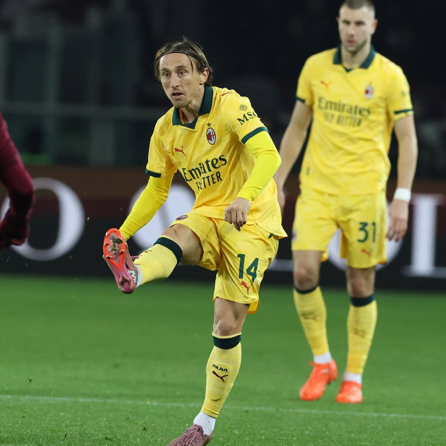 【莫德里奇🇭🇷】 “大逆转！❤️🖤💪🏻”sempremilan