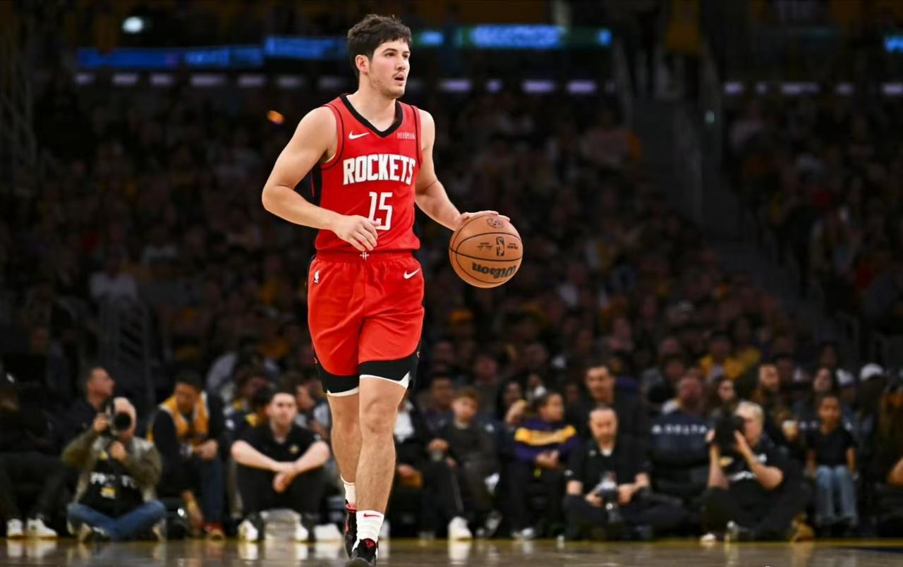 谢泼德统治攻防，火箭升空时机已到。
NBA季前赛结束尾声，火箭全主力轮休，谢泼德
