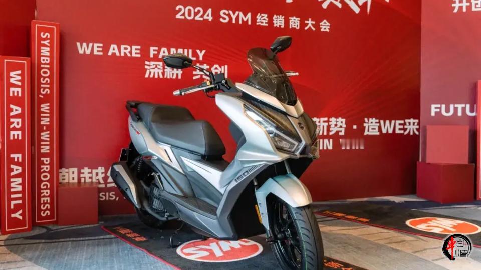 #三阳巡弋150GT活动价15980元#
三阳摩托在最新经销商大会上推出了巡弋1