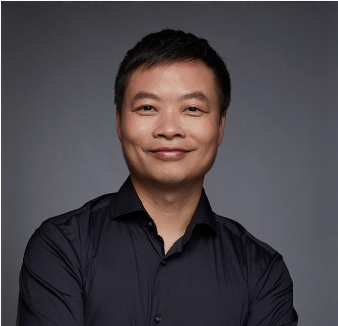 对此回应称，这2个问题在2025年都会很快在一定程度上解决。因为“技术的突破会从