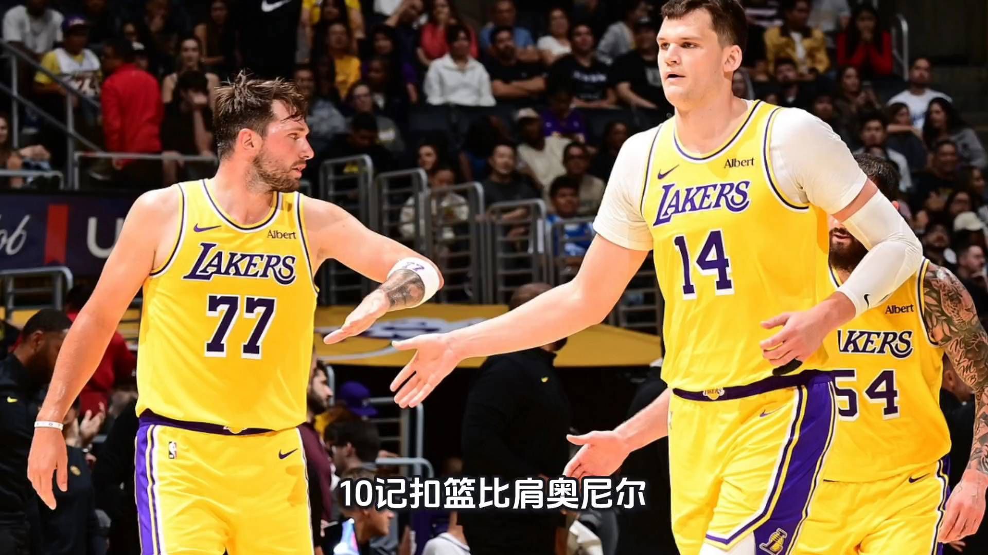 10记扣篮比肩奥尼尔！凯斯勒百分百命中率打服勇士，库里23分背后是科尔最绝望的夜晚
