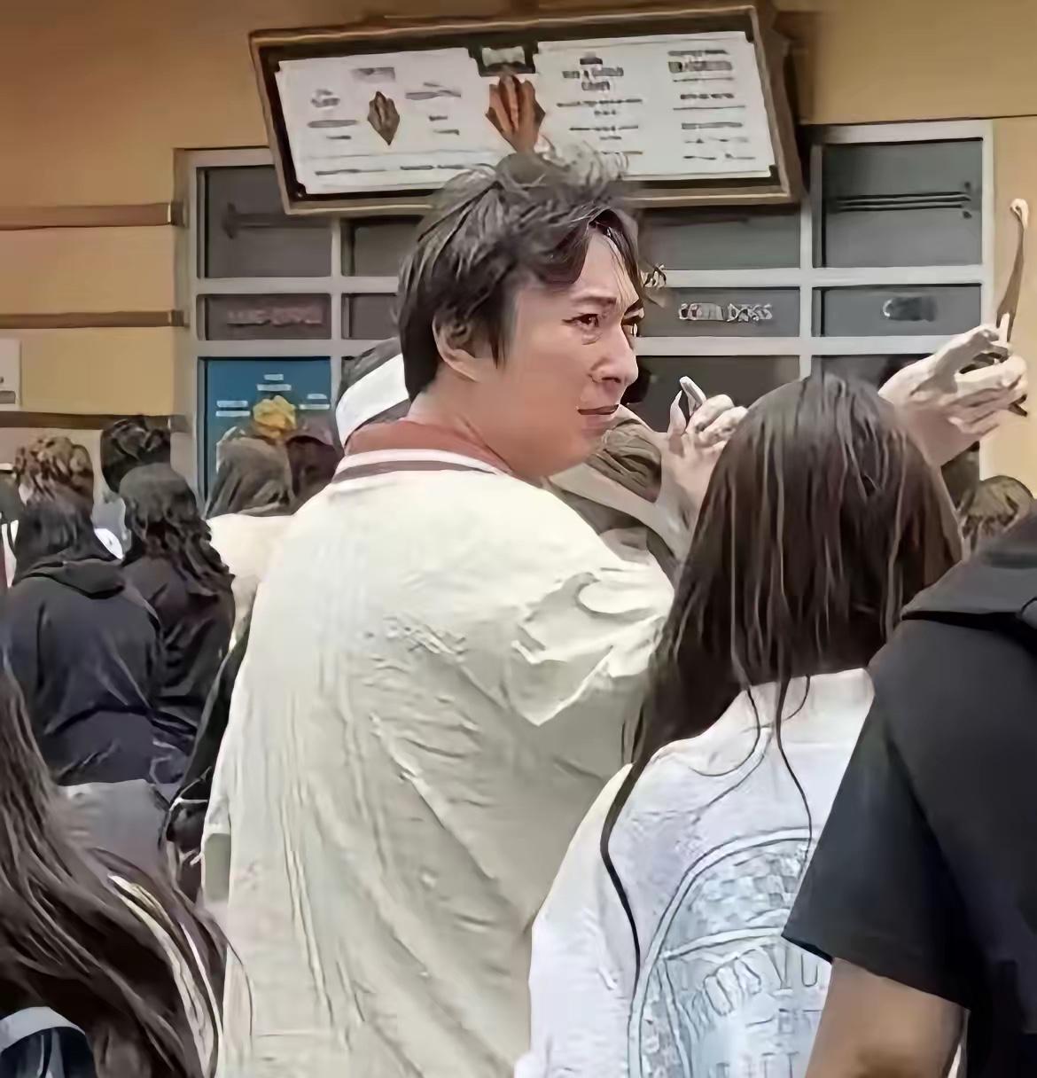 王思聪这组加州街拍，哪是什么"反面教材"，分明是撕开了成年人最残酷的真相——你以