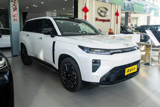 7 月 22 日晚，2027 款传祺向往 S7 PHEV 正式上市，新车定位于中