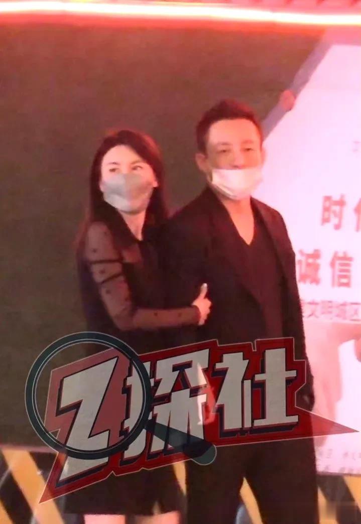 汪小菲换女朋友的速度能赶上王思聪吗？
近日有八卦媒体又拍到汪小菲与新任女友两个人