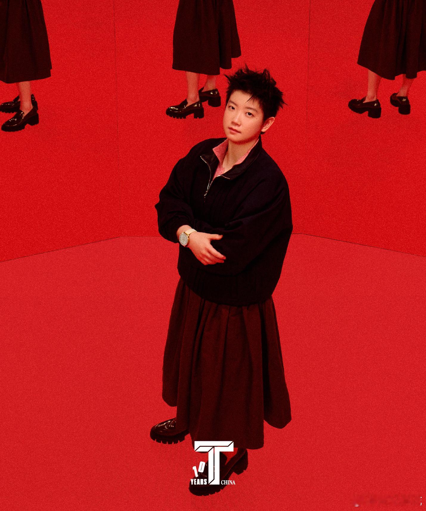 孙颖莎  T中文版九月刊封面人物，作为首位坐镇金九的运动员面孔，隆重推出的6张封