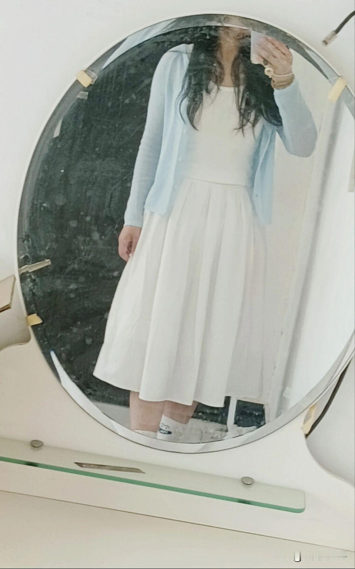 31岁了，未婚，每天只会嘻嘻哈哈，现在还失业了，一个人在外租房住。如果再找不到工