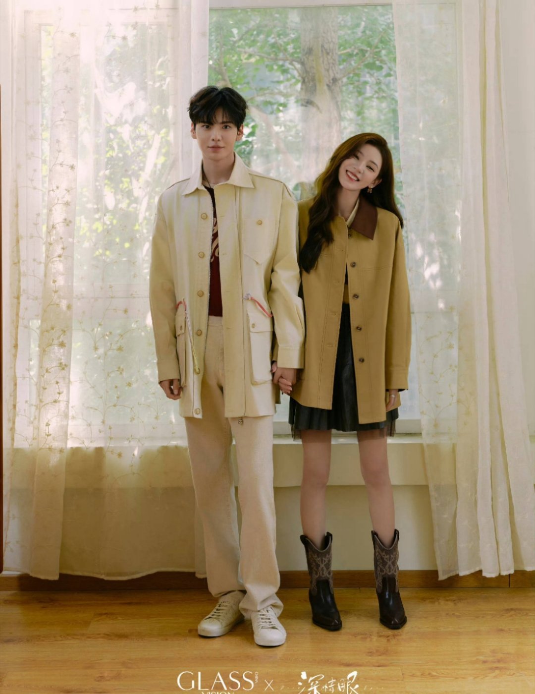 张予曦不小心坐毕雯珺腿上 毕雯珺太暖！提东西方便张予曦上车，她不小心坐腿上，两人