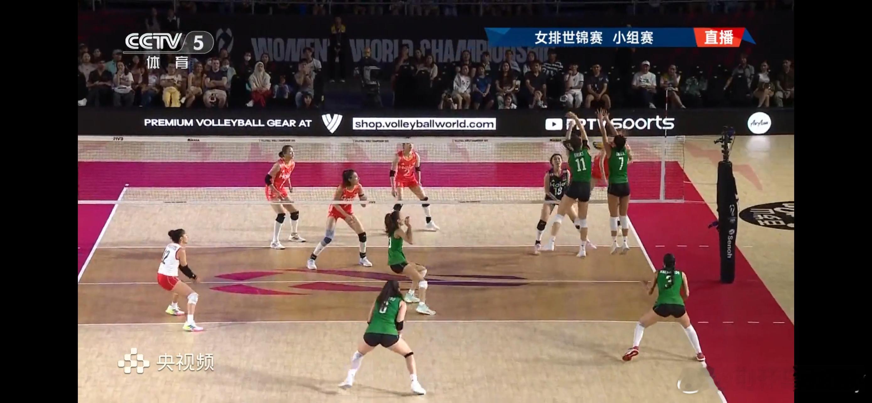 吴梦洁被拦，19-22落后。虽然勇哥频繁调兵遣将，但是换人后依然很难度轮，被卡惨
