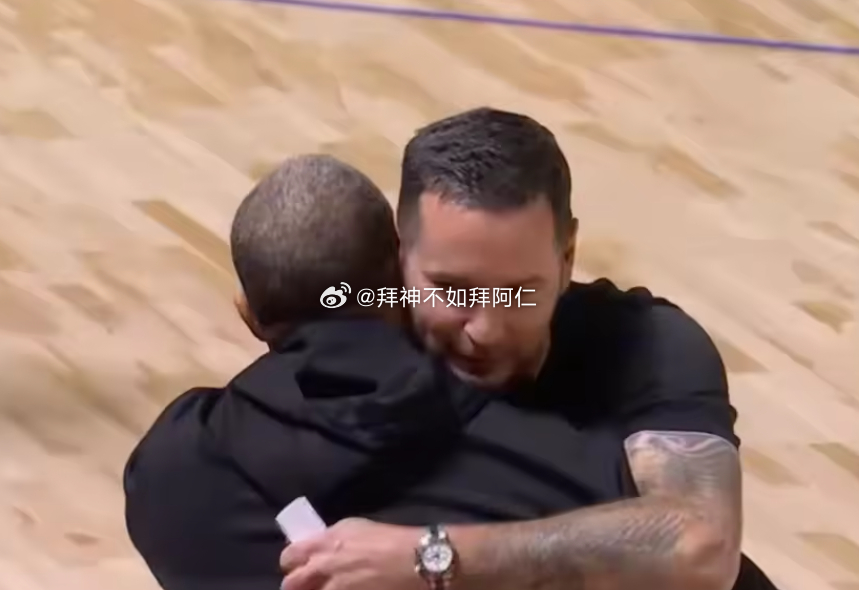 NBA拉斯维加斯夏季联赛，湖人今日对阵快船。本场比赛，湖人主帅雷迪克来到了现场观