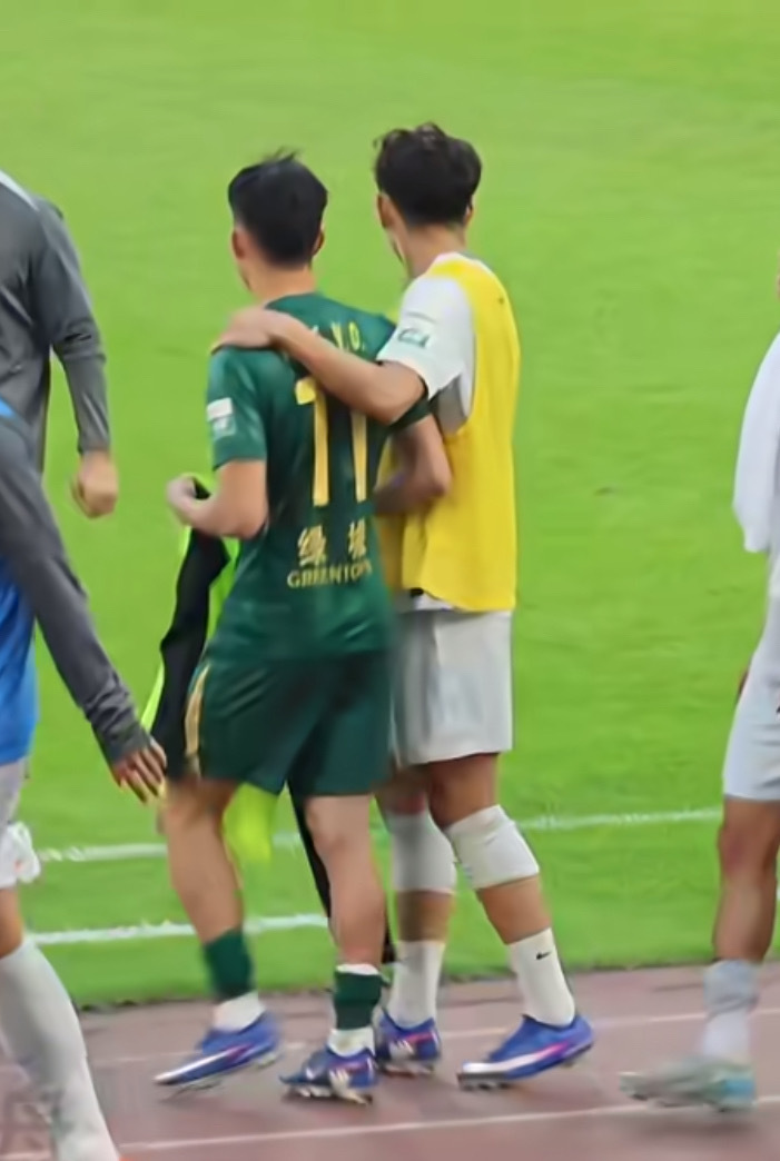 911 搂腰/体型差/自然而然/年纪轻轻老夫老妻 