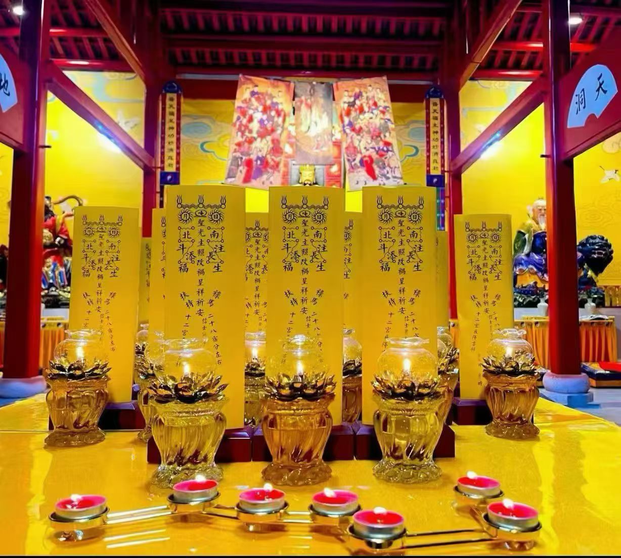 今天农历七月十五中元节，是地官大帝的诞辰，也是传统民俗中普渡赦罪，消灾解厄、祈求