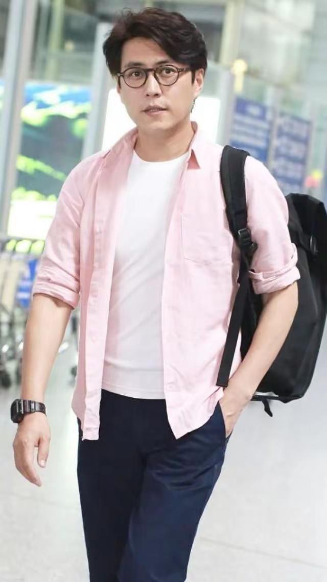 靳东
