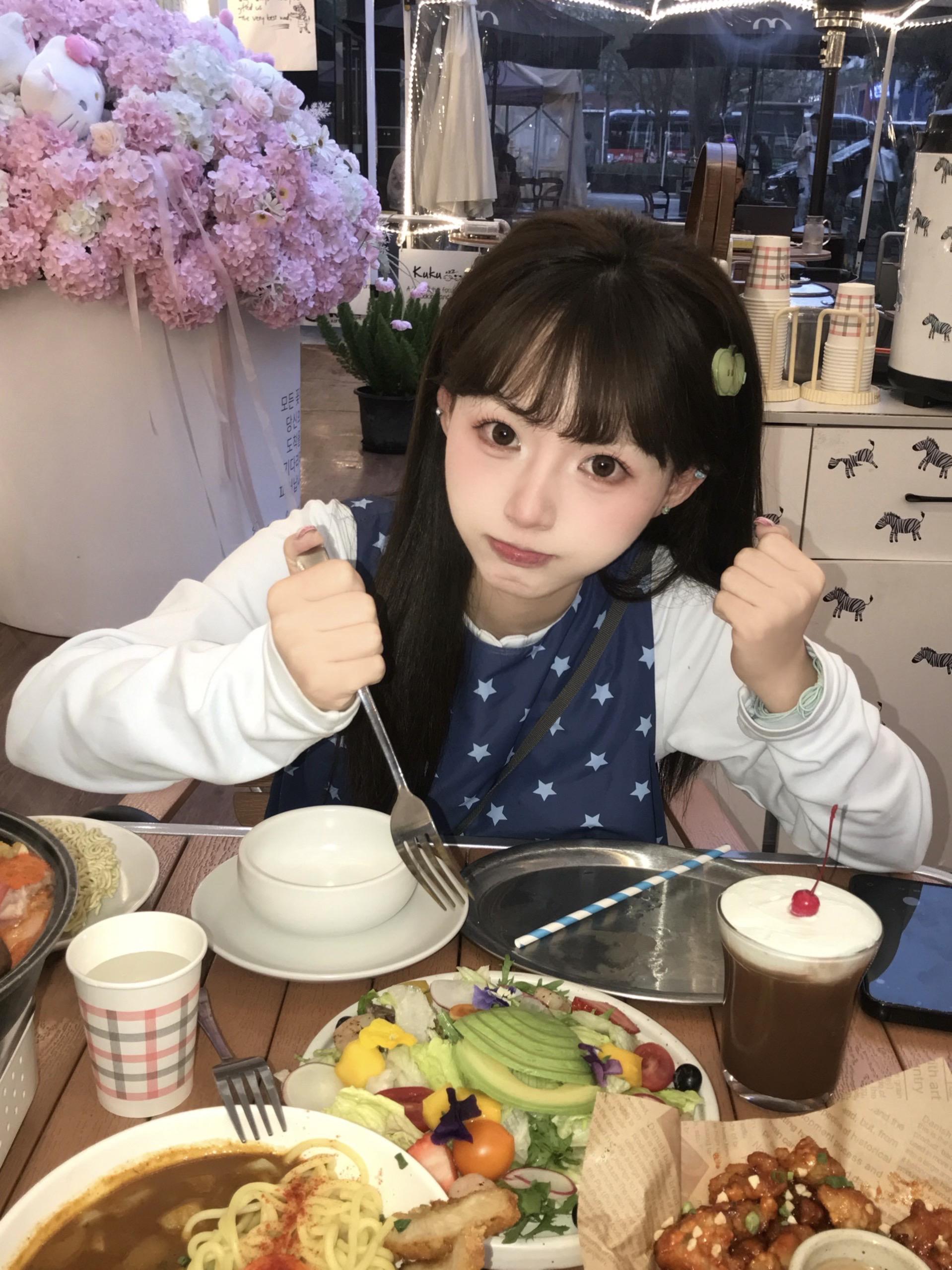 请我吃饭的漂亮姐姐