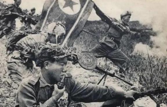 朝鲜战争中，一名志愿军营长擅自行动去抓“舌头”，结果他刚到美军阵地附近，敌人就朝