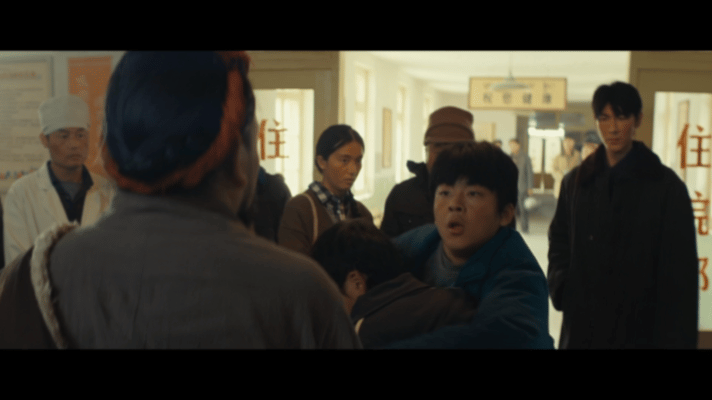 百万的传家宝卖了三百块 🌟《生命树》把小人物的小心思拍得太到位了！白及想赚点小