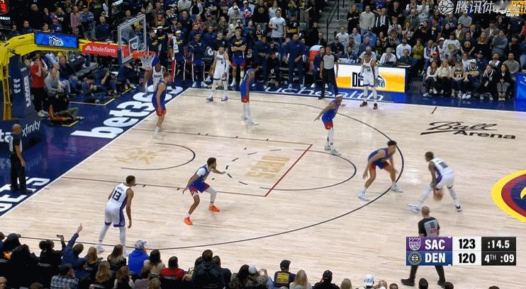 德罗赞高难度2+1，杀死比赛了。