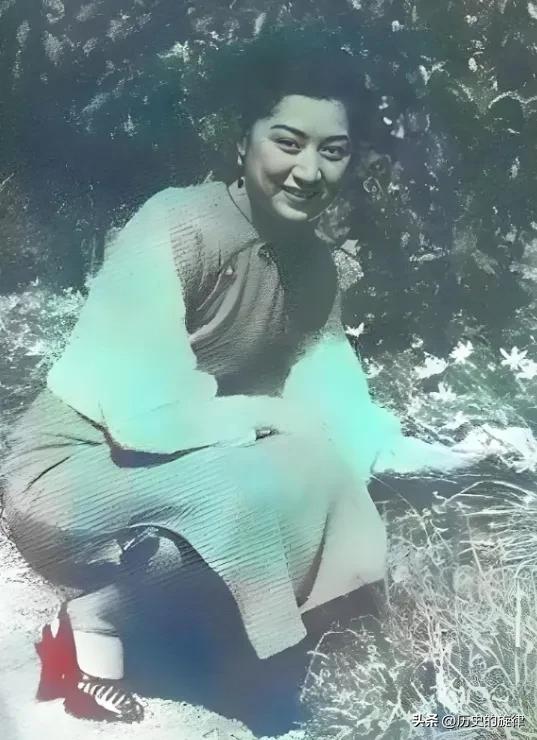 拒绝蒋经国的名伶：丈夫被关7年，她提篮探监至死不低头
 
1929年南京，女婴丁