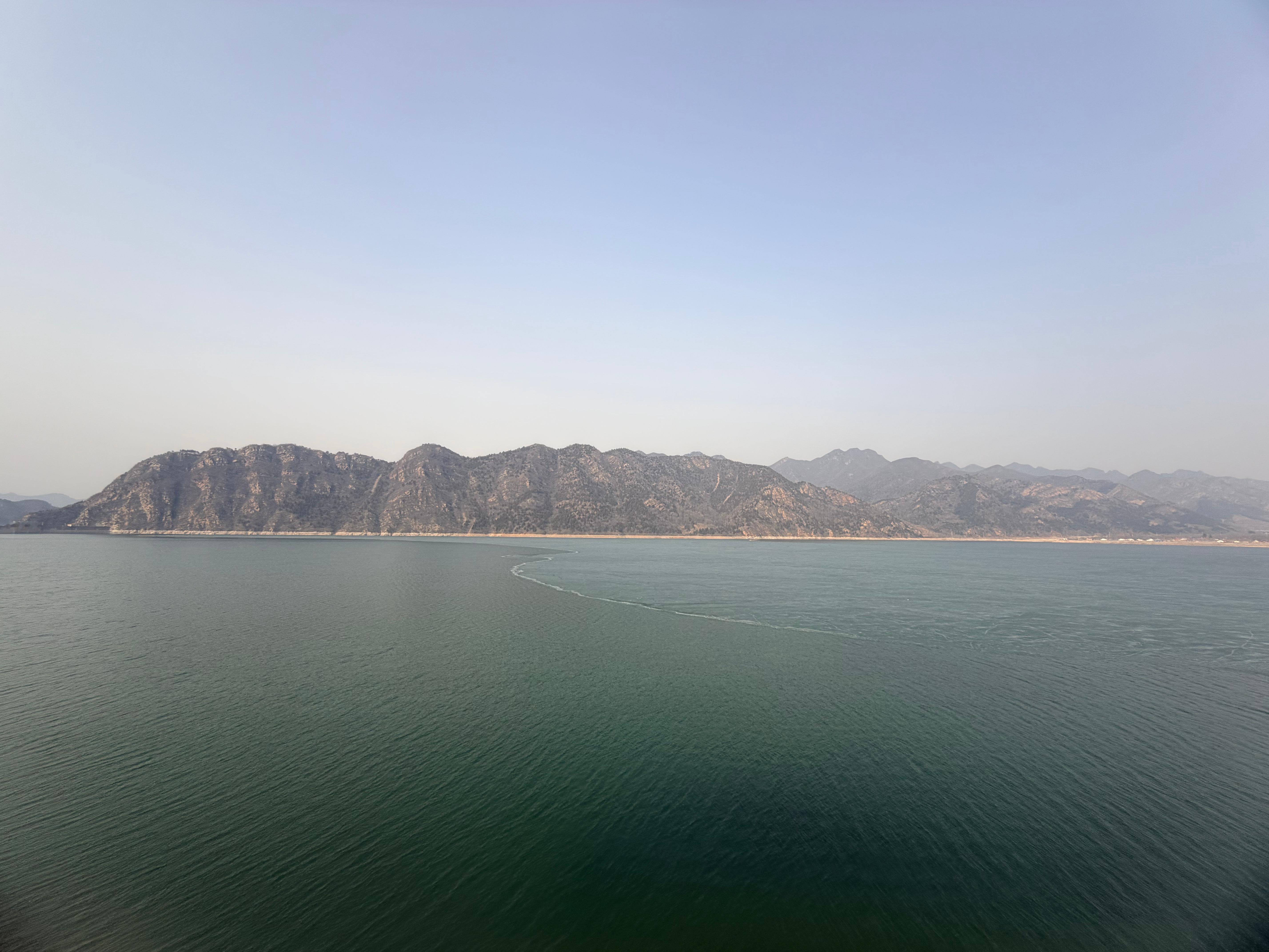 今儿破五，从家里出来，一路驱车，四处转转看看。当时还没刮大风，天气还行。后来北京