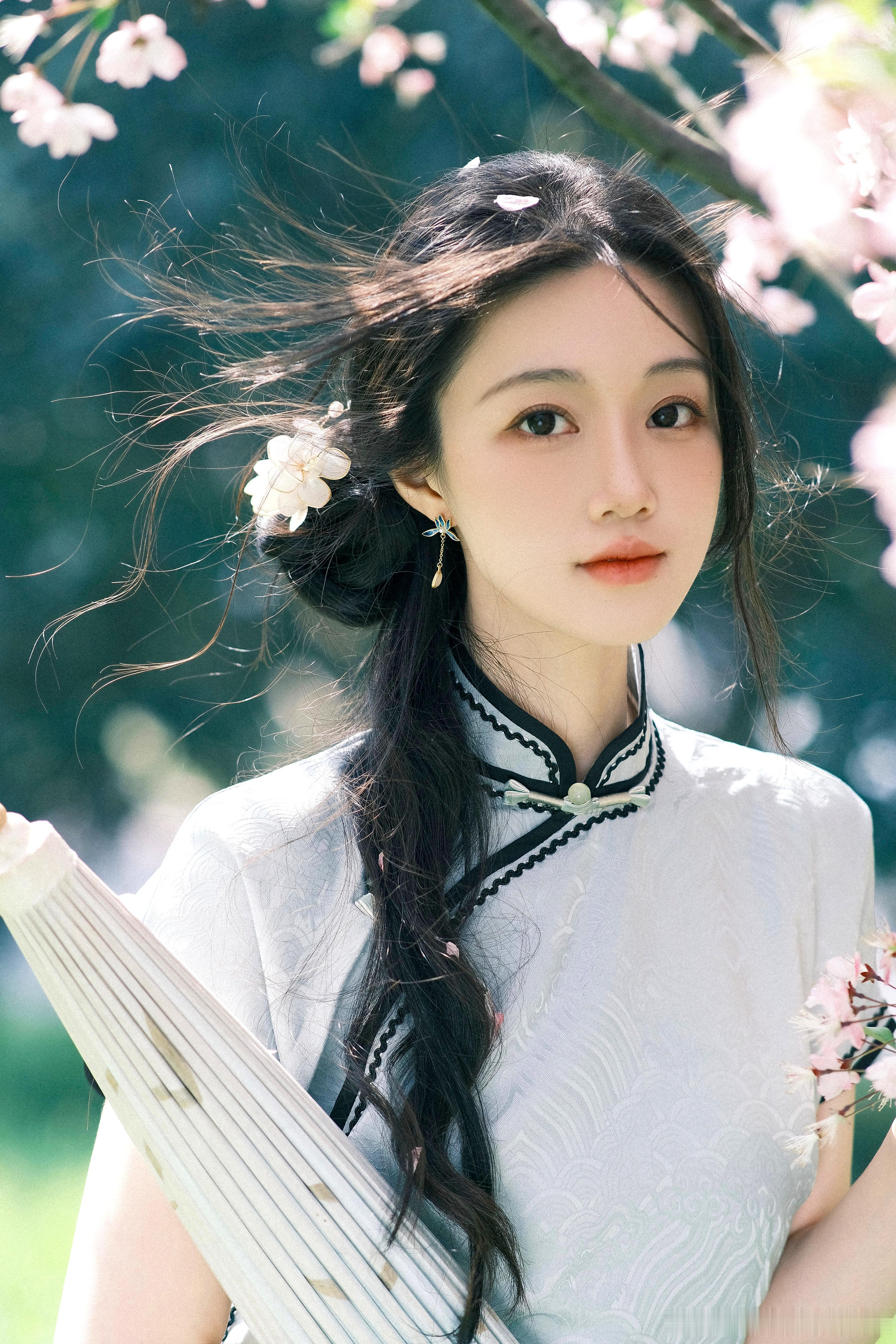 至若春和景明摄影：出镜：​​​