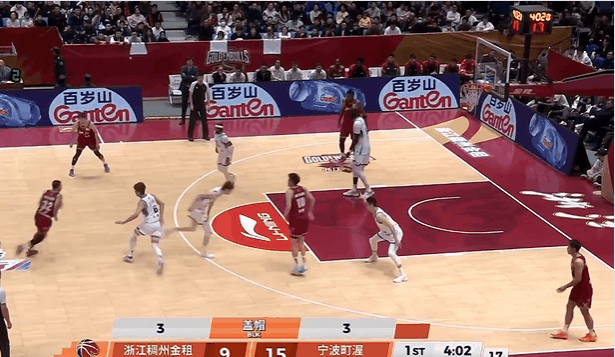 准的离谱！约克就是CBA版的汤普森！
在今天CBA常规赛浙江对阵宁波的第一节比赛