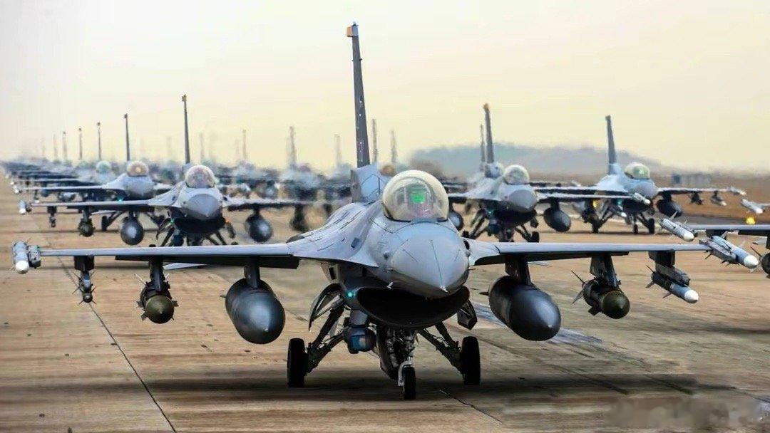 乌克兰表示：2024年，将是F-16战机爆锤俄罗斯之年。而《欧洲真理报》4日消息