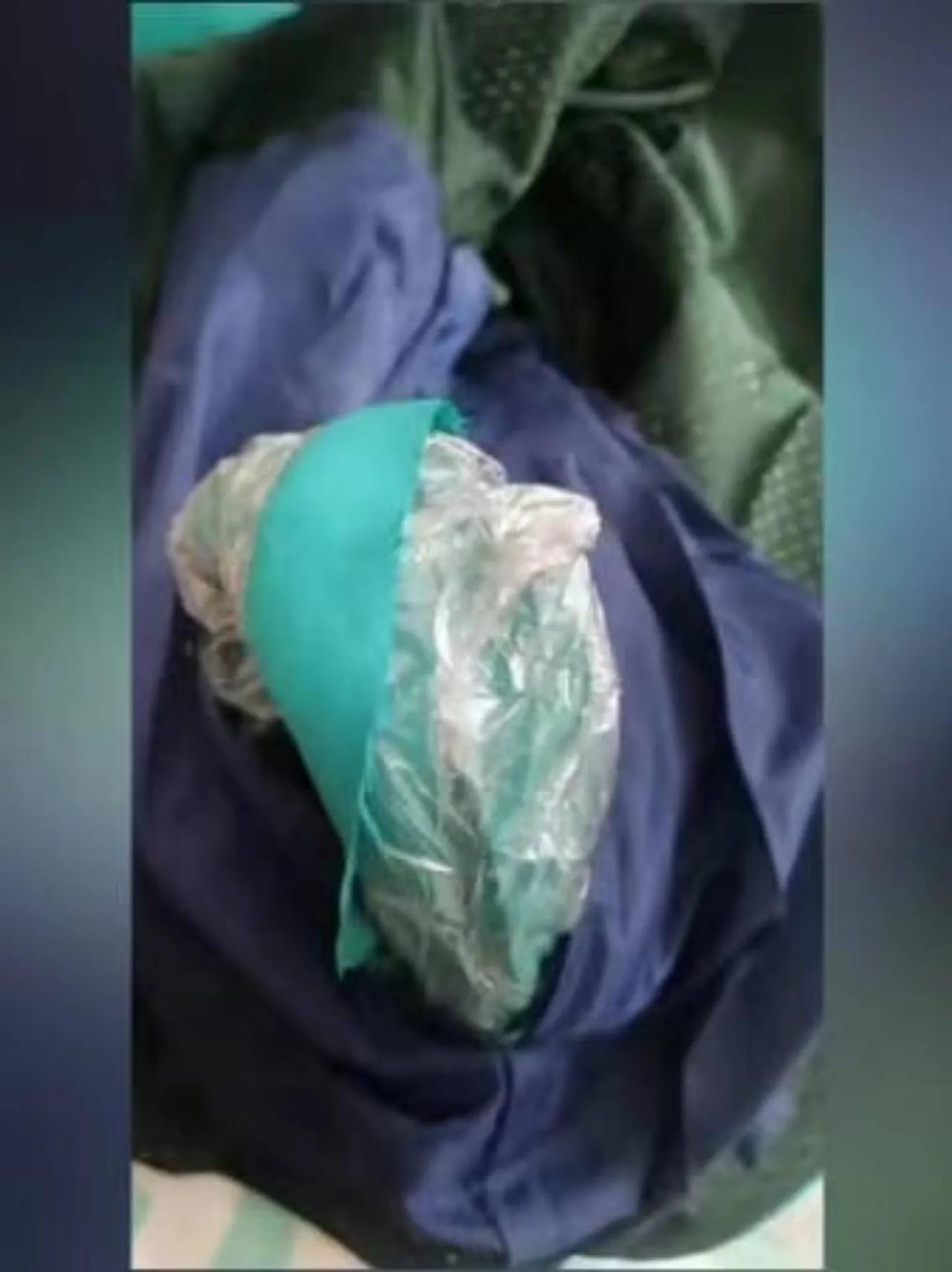 校服夹层惊现薄膜？官方已介入调查！内蒙古
内蒙古赤峰市喀喇沁旗的锦山第三小学近日