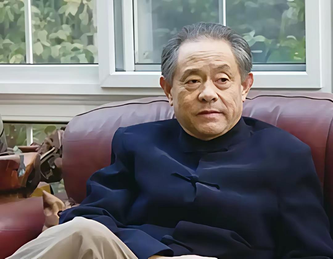 南博前院长徐湖平被带走，别墅里的灯亮了一夜，举报人也被接走了
12月24日，亚洲