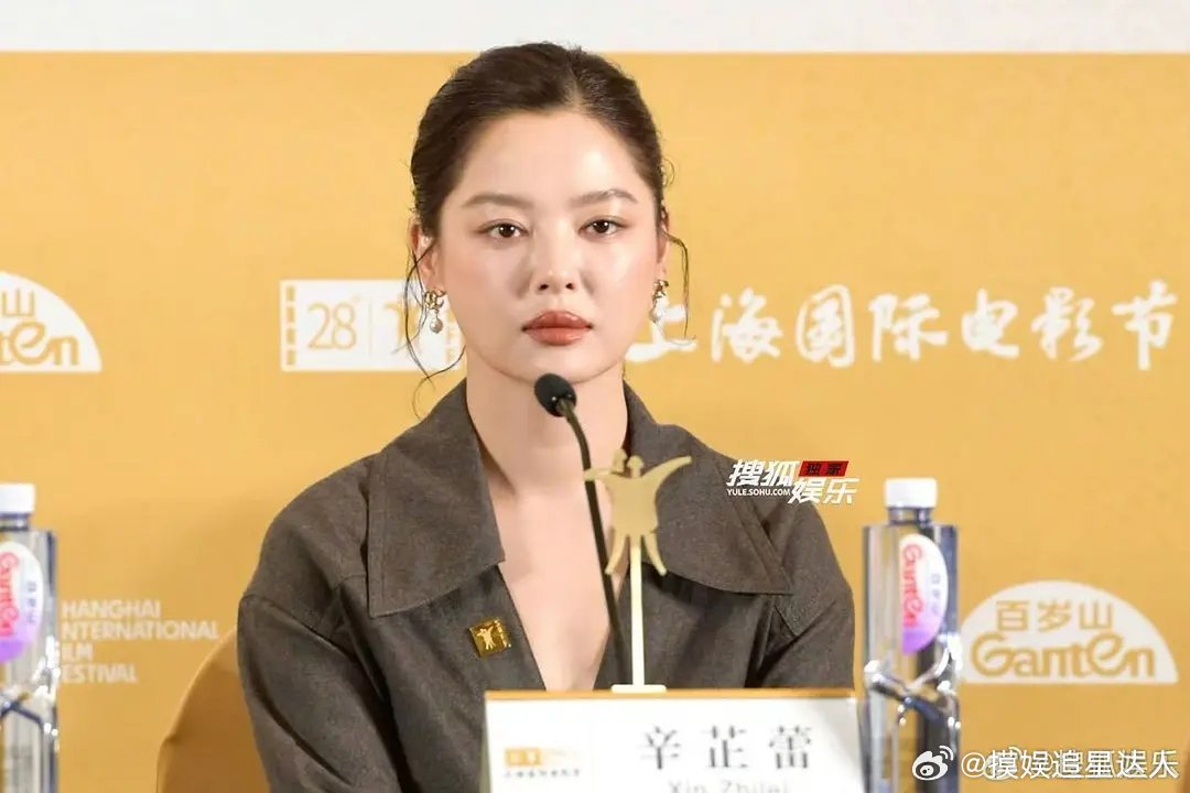 工作室精修太狠了，我仿佛刚知道她真实长相…… 