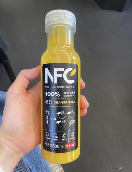 玩文字游戏翻车！好想来被央视点名，多款果汁全线下架
 
近日，零食品牌好想来因果