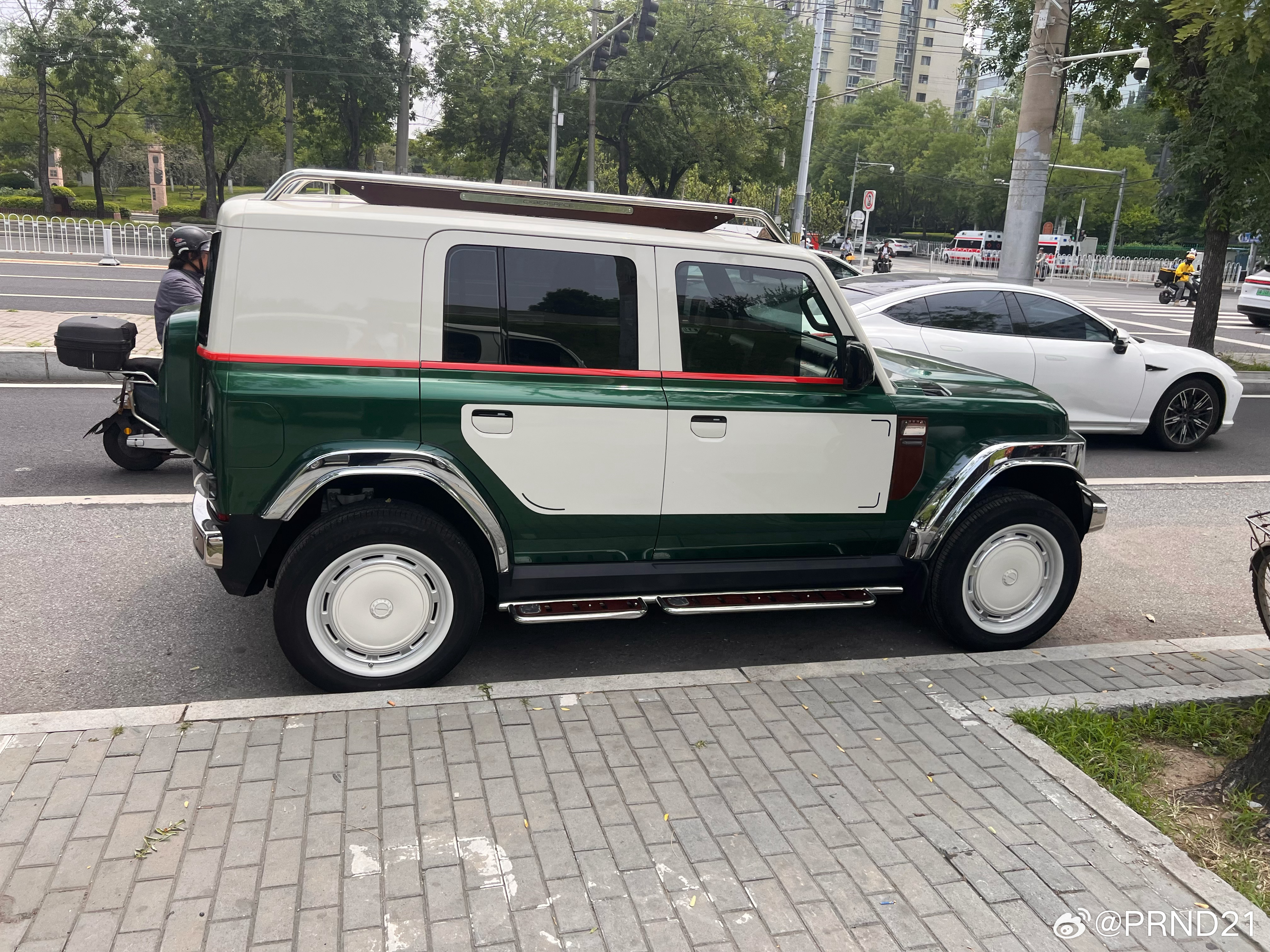 这个CyberSpace是不是个成品啊？因为我记得在三亚也见过同样改法的……V2