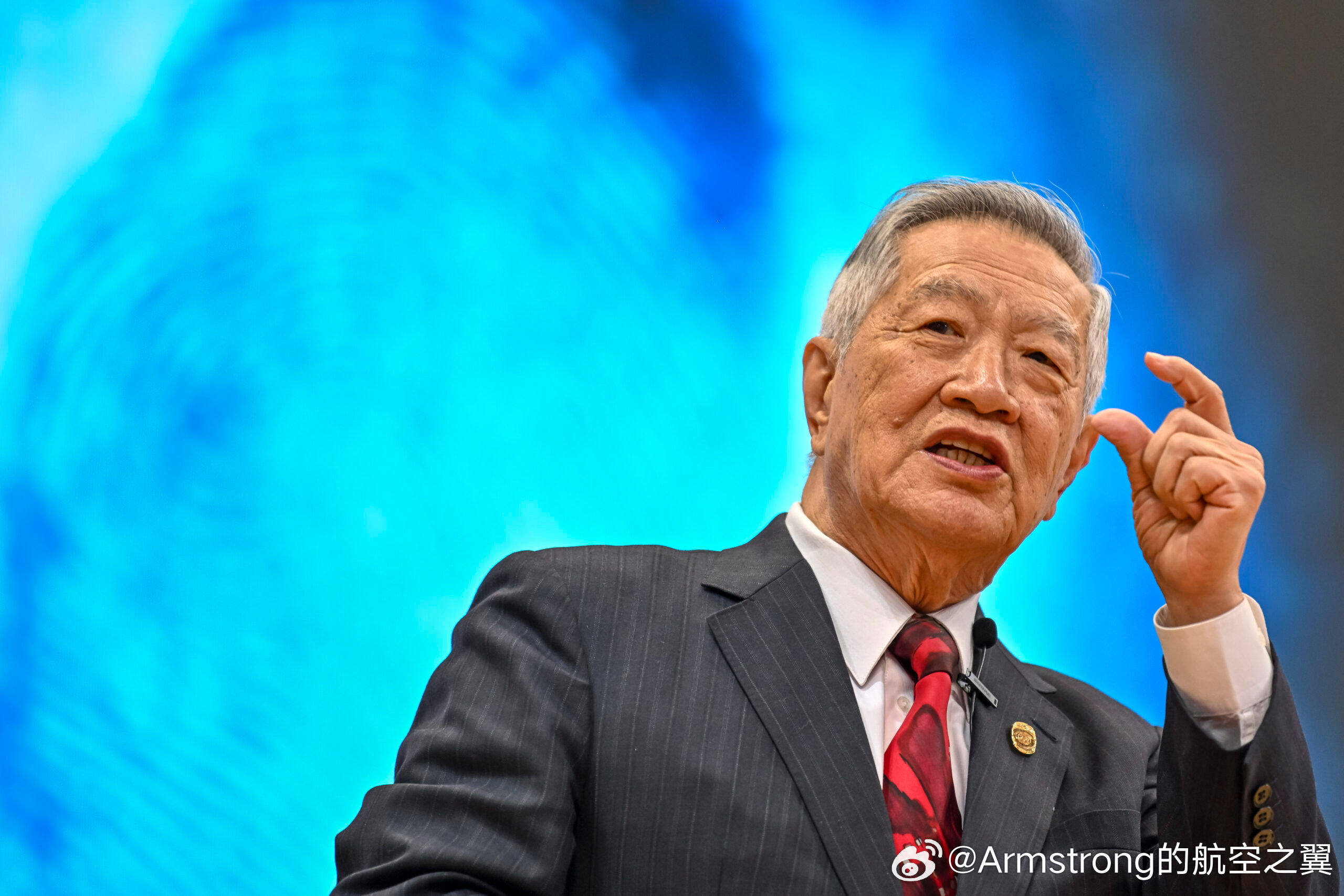 李昌钰是美国首位警界最高职位华裔 李昌钰博士在1998年被任命为美国康涅狄格州警