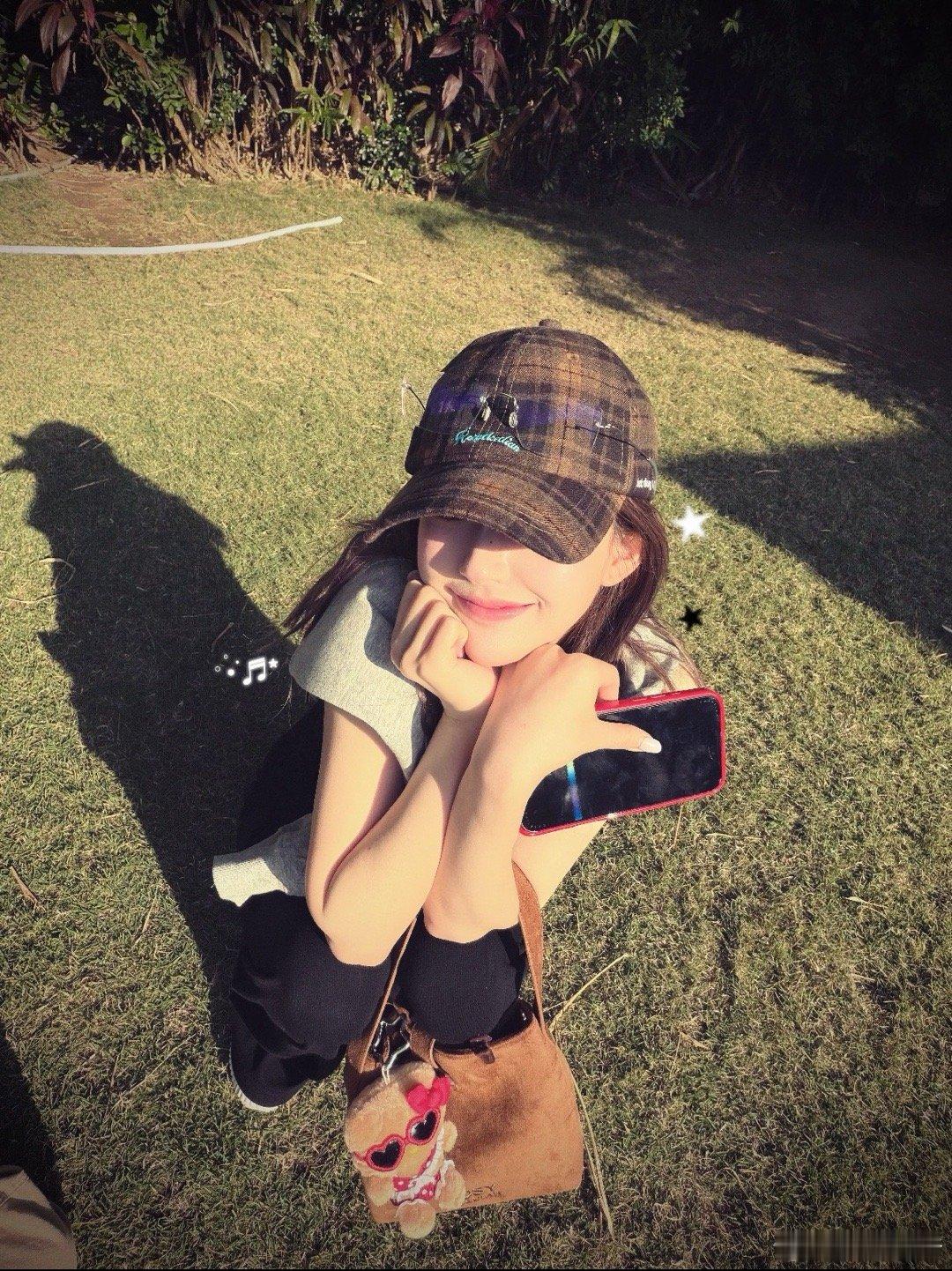 赵露思🍠最新营业照～阳光明媚