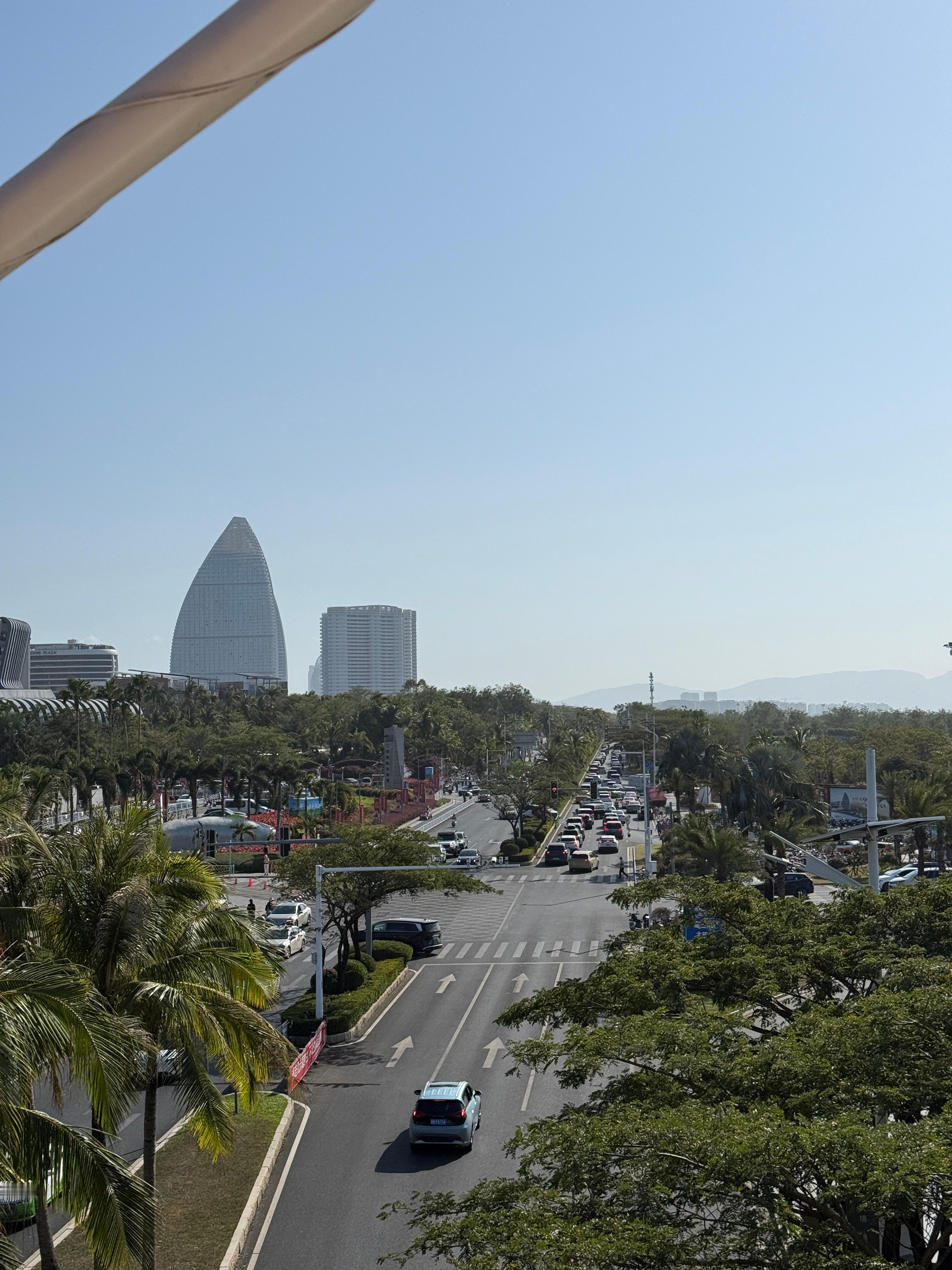 三亚免税城是真的堵～车位还少！建议来的停在免税二期