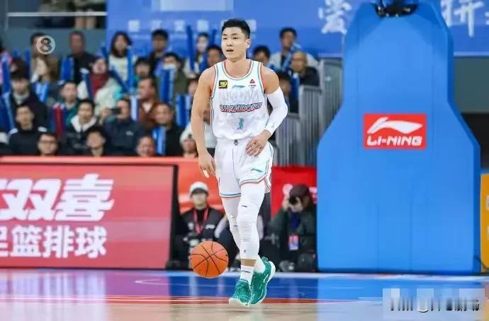 🔥今夜CBA炸裂对决！缝5针悍将死磕上海巨兽，山东男篮