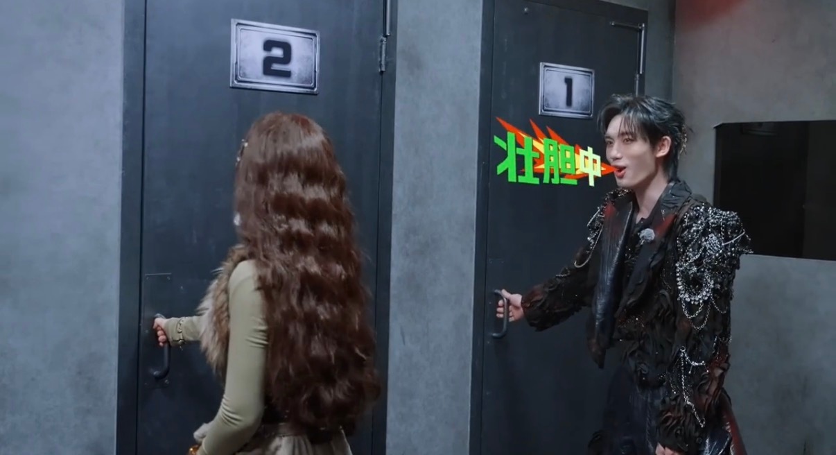 丁程鑫吓的一直喊妈妈 丁程鑫在《开始推理吧4》里被NPC吓得不停喊妈妈，刚给自己
