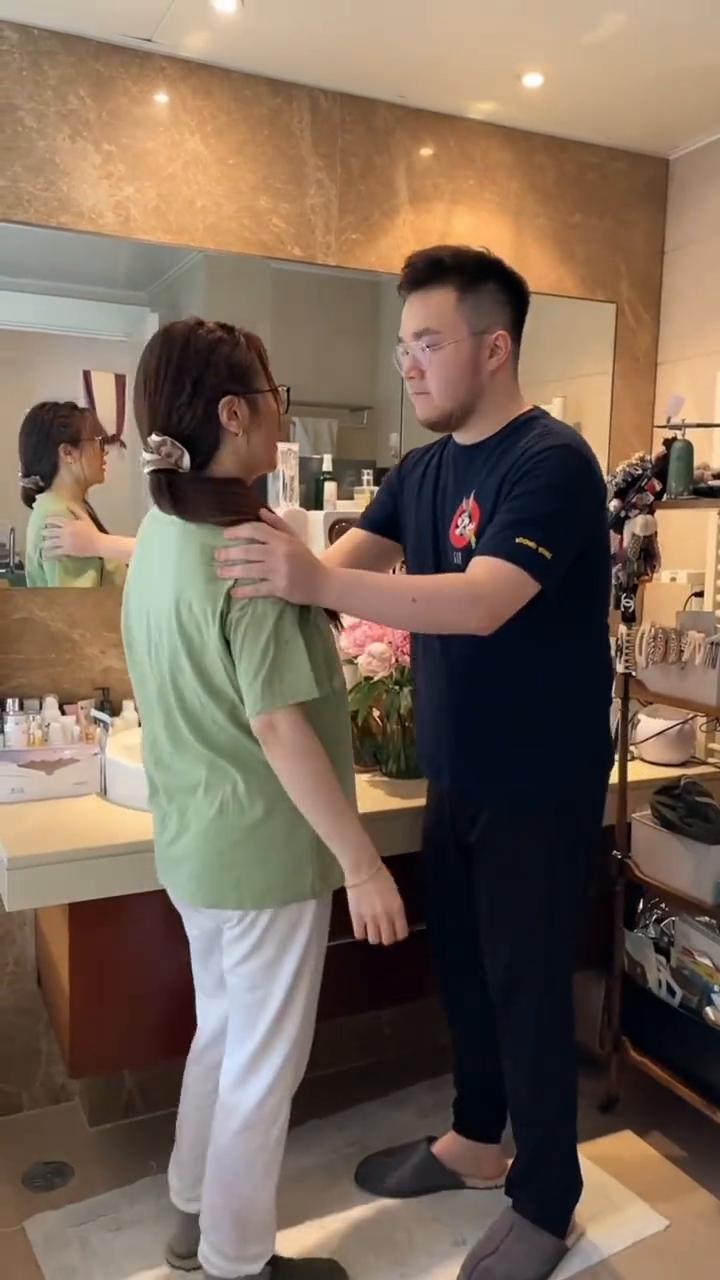 哈哈。
