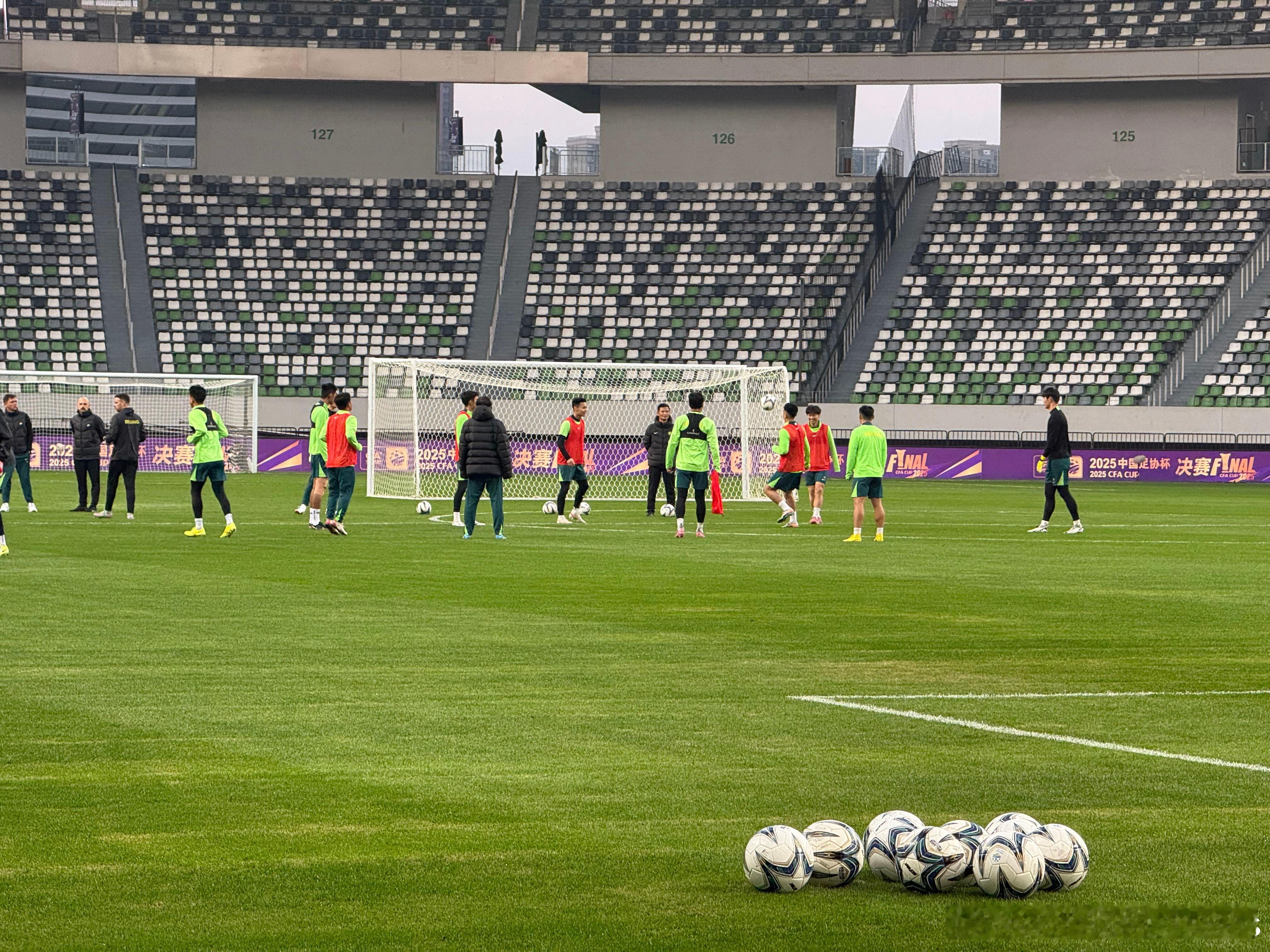 【国安未进首批清偿名单因个别材料未及时提交，准入不会有问题】北京时间今天，中足联