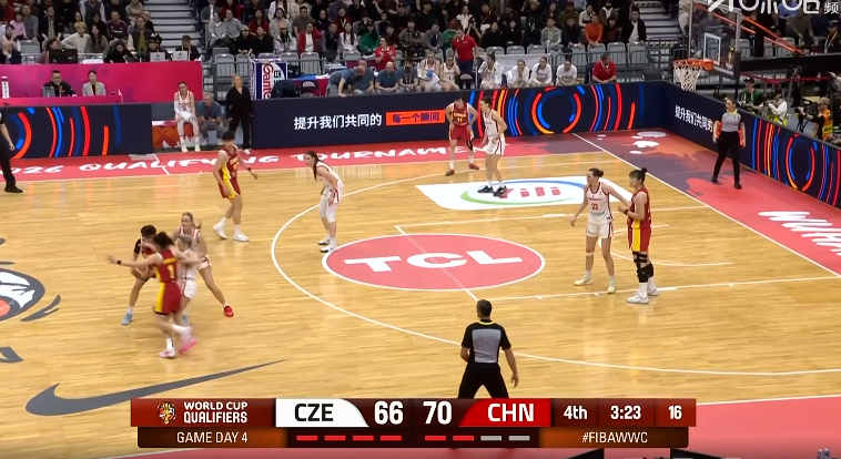 女篮这边看样子也要被翻盘。。。。。。中国女篮vs捷克女篮
