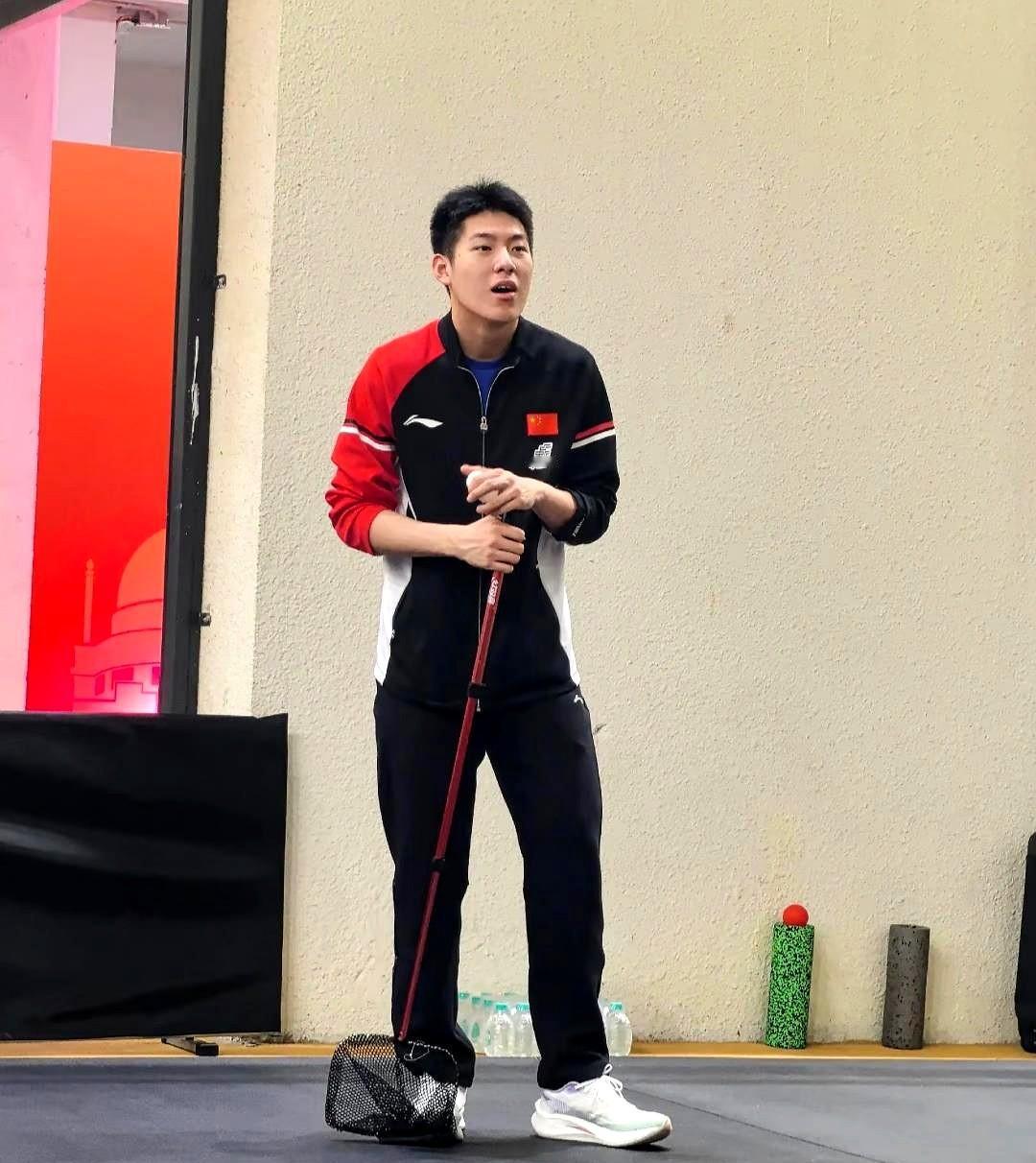 一个中国大满贯，一个亚锦赛，国乒小将温瑞博成功出圈儿，虽然亚锦赛他没上场，但是气