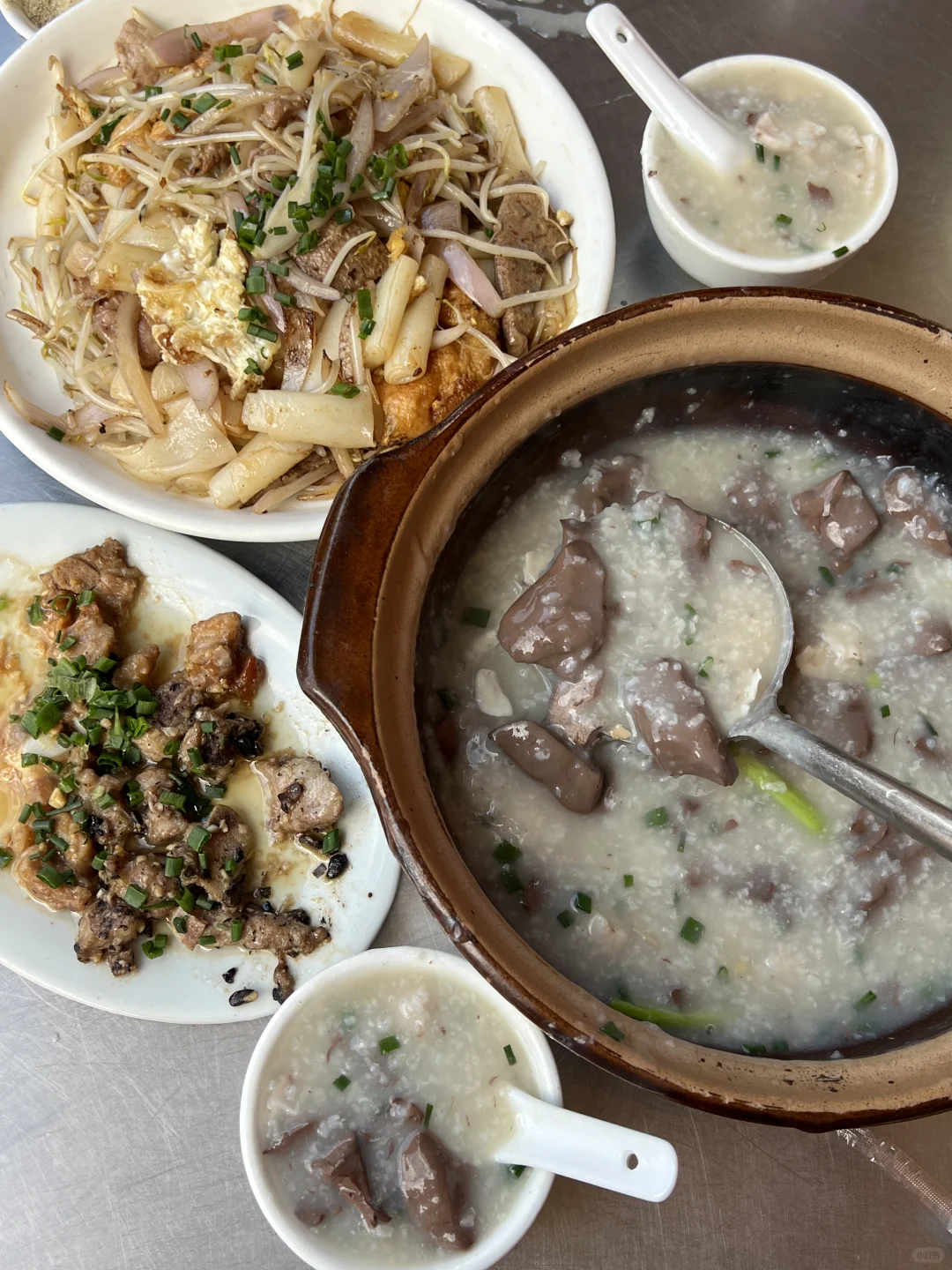 东莞！生上鱼片猪杂粥！20一大煲！