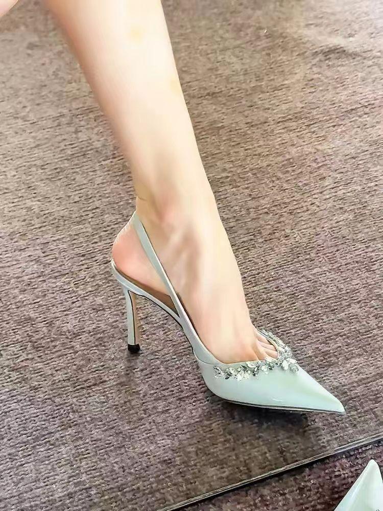 对水钻高跟，毫无抵抗力，果断的一个颜色来一双，友友们好看吗？[祈祷][祈祷][祈