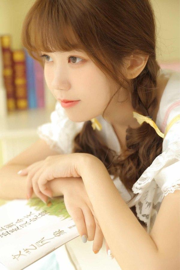甜美少女心爆棚，温柔书香气息扑面而来！美少女 分享美少女倩影 清秀美少女 温柔甜
