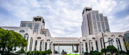 这些985的王牌专业，毕业就有“金饭碗”
分数线看完了，位次也查完了。但说实话，