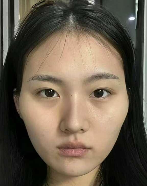 不凹凹的感觉谁能懂啊！！
上海美女 姜超 轮廓