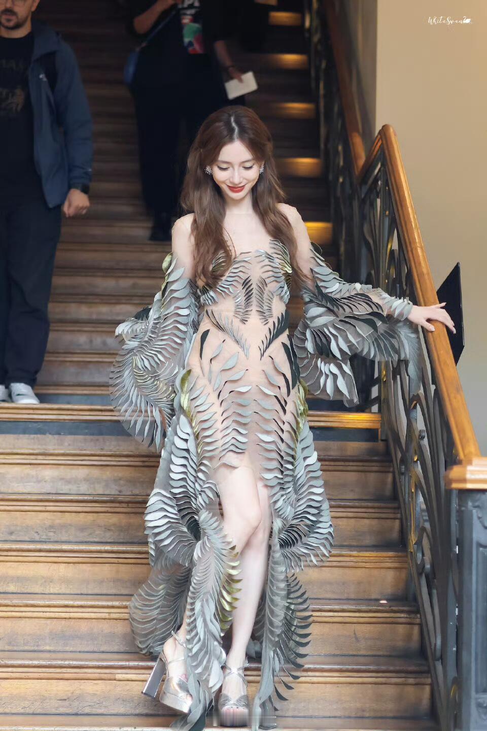 angelababy好恐怖！怎么拍都不会崩的脸！baby神颜的“含金量”还在上升