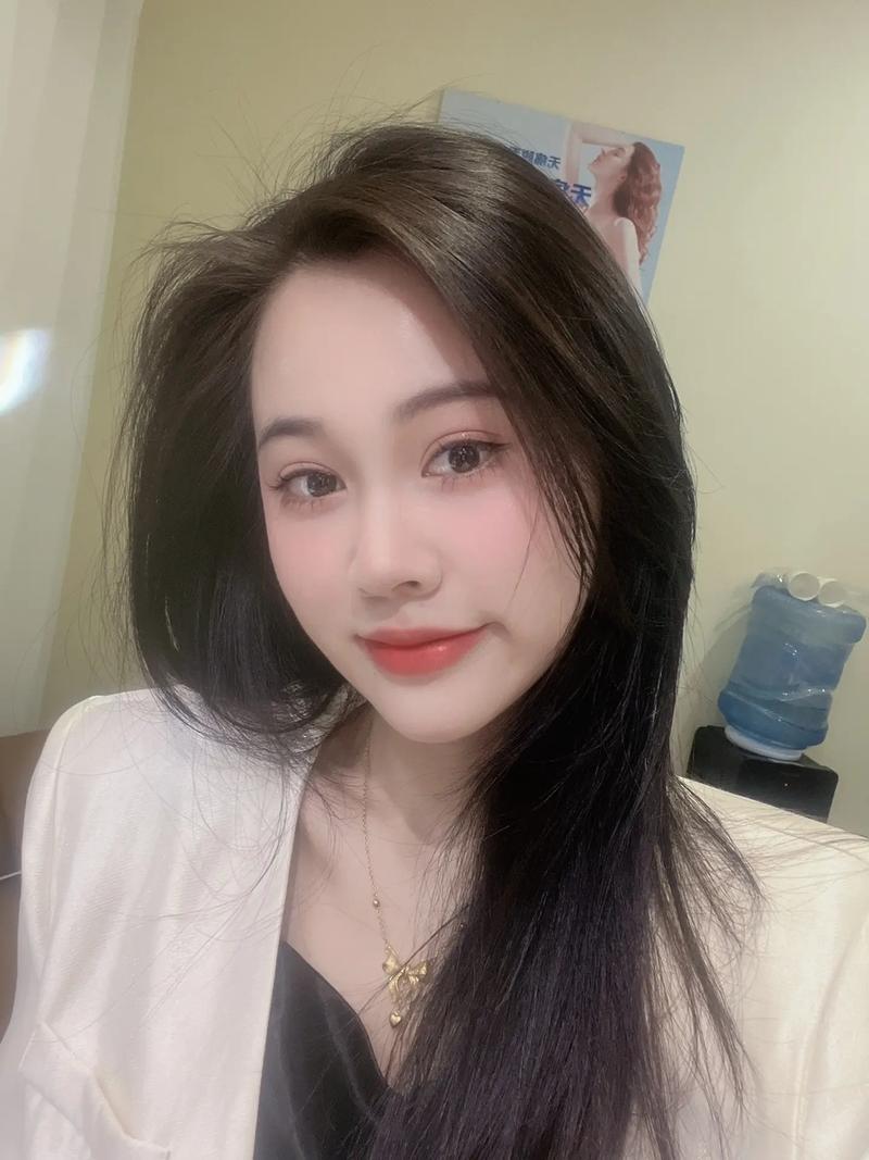 一对年轻夫妻，岳父生了肝癌晚期，已经花光了家里40万元的存款，还卖掉一套房子20