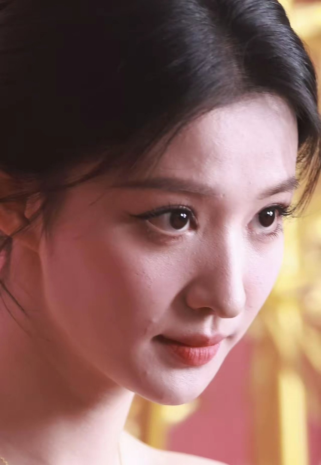 王楚然近视六百多度，眼神依旧灵动有神，太有灵气了！ 