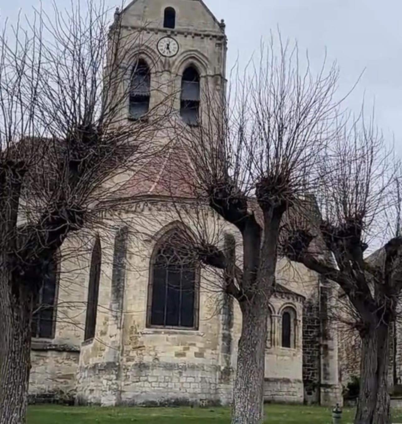 这就是梵高最后时光创作和死去的地方……这就是梵高。在他生命的最后阶段，梵高来到奥