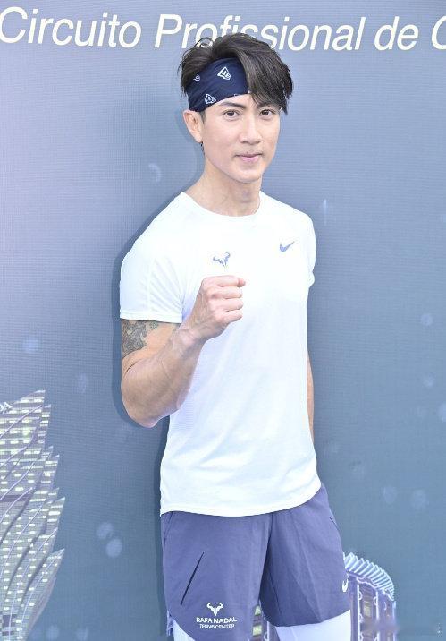 吴尊被问女儿有没有带男友回家的反应吴尊不担心女儿谈恋爱 据港媒，日前在采访被问女